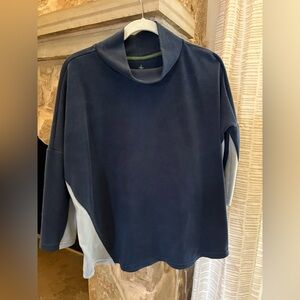 Tuckernuck woman’s Turtleneck sweatshirt